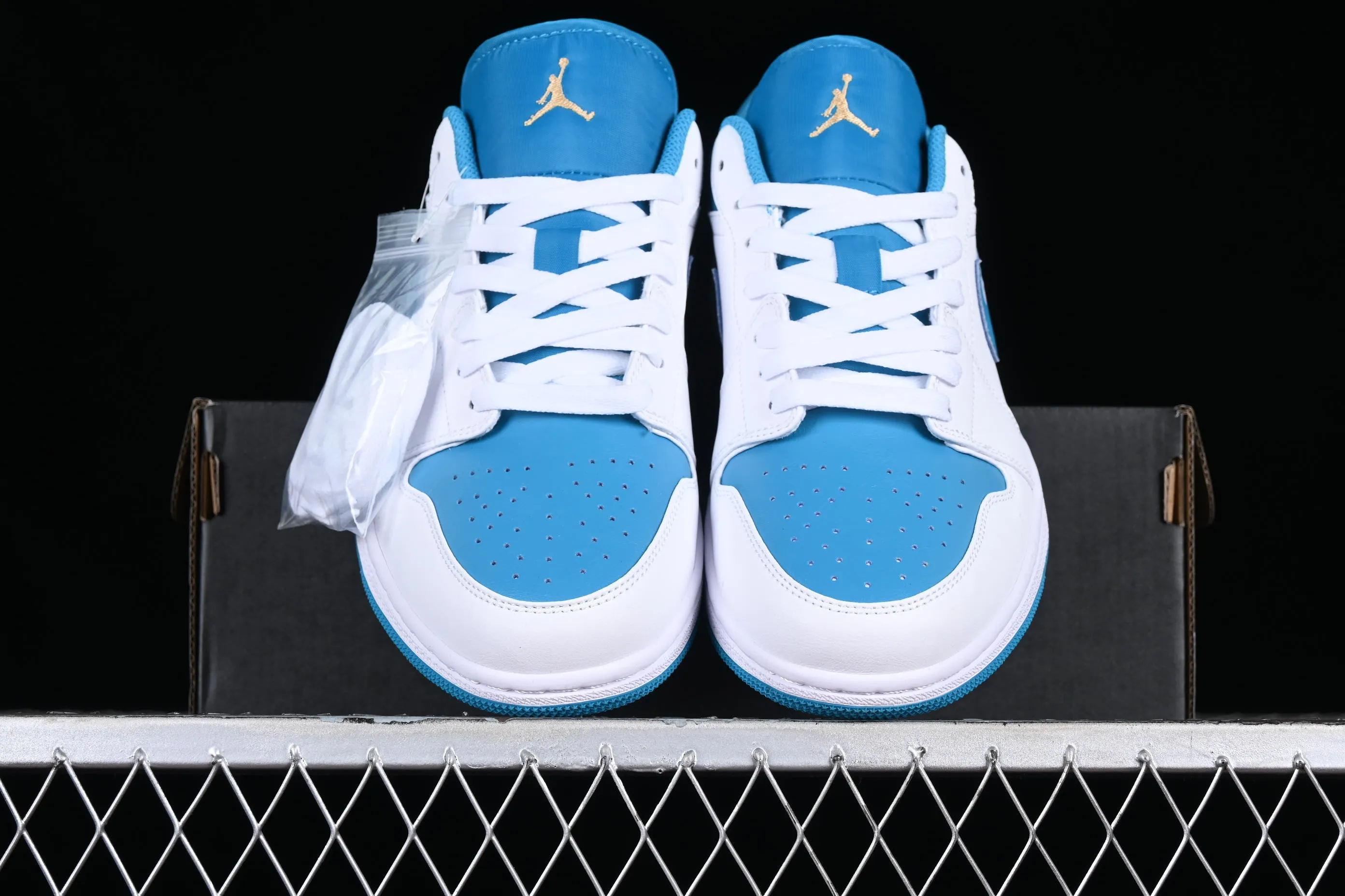 All categories Air Jordan Jordan series basketball shoes Air Jordan 1 Low Air Jordan 1 Low "Aquatone" AJ1 Joe 1 blue and white low-top cultural basketball shoes 553558-174